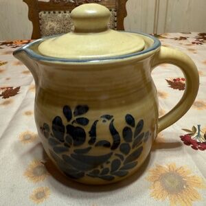 Pfaltzgraff Folk Art 40oz tea pot